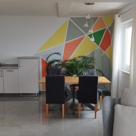 Aparthotel Dalmacija ปริฟลากา ภายนอก รูปภาพ