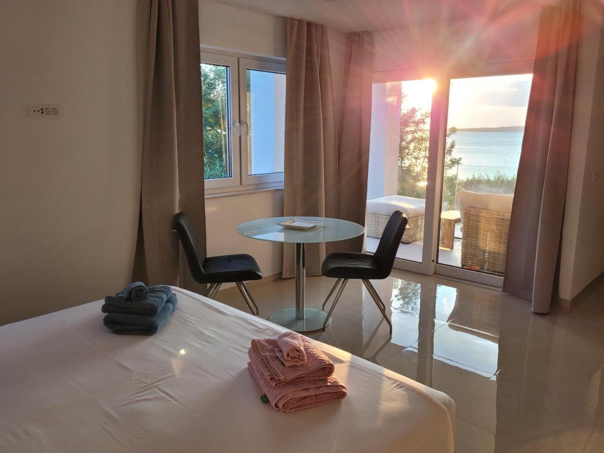 Aparthotel Dalmacija ปริฟลากา ภายนอก รูปภาพ